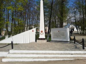 Памятник воинам п. Никологор, павшим за свободу и независимость нашей Родины